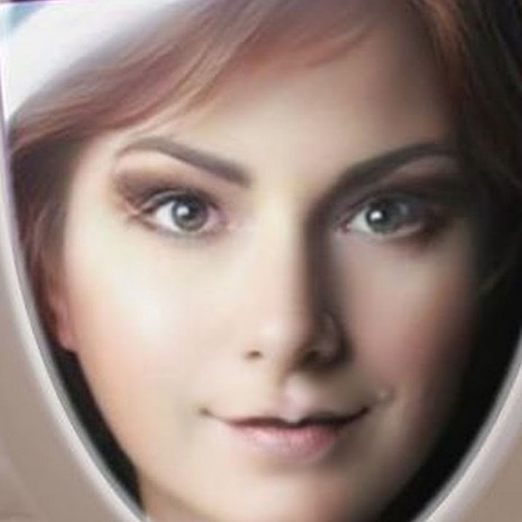 Meet your Posher, Gia - Picture 1 of 1